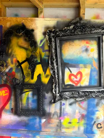 Heart, black ornate frame, behind the scenes with Mark Staples