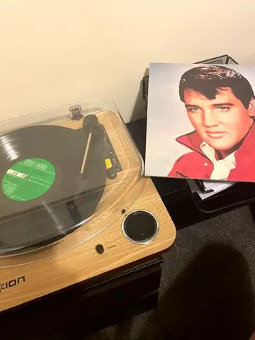 Record player, behind the scenes with Mark Staples